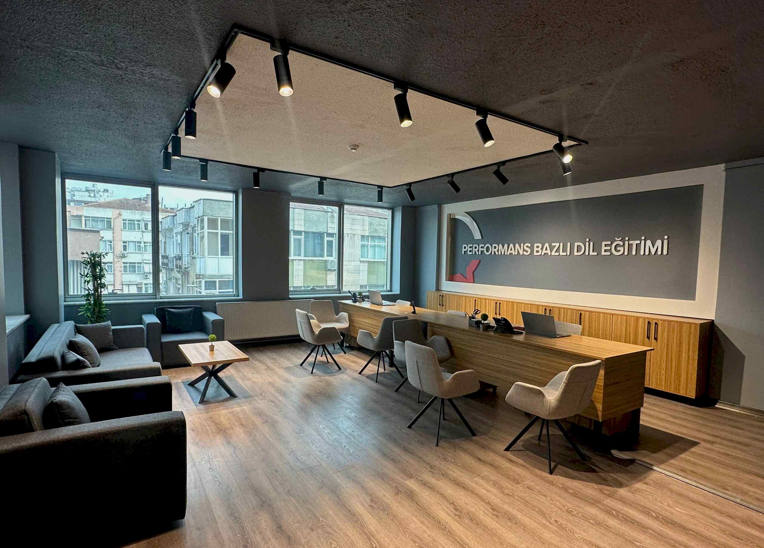 Mecidiyeköy İngilizce Kursu: 2024 Fiyat Karşılaştırması 66 mecidiyekoy english box scaled 1